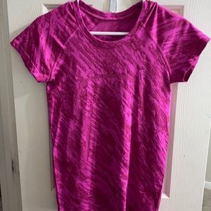 lulu swiftly tech shirt